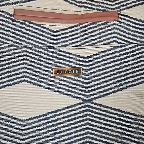 JJ Cole Cream and Navy Blue Striped Diaper Bag - Picture 2 of 10